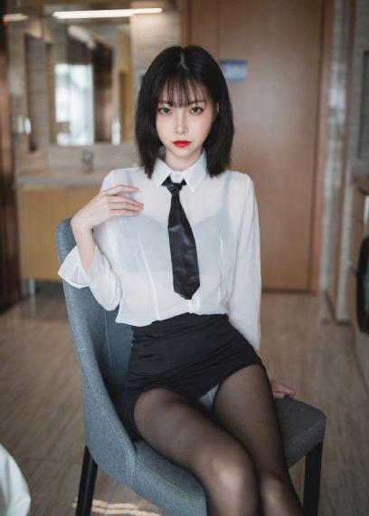 年轻的妻子在线